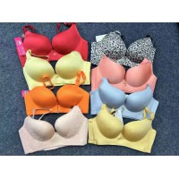 一批品牌內(nèi)衣低價(jià)清倉